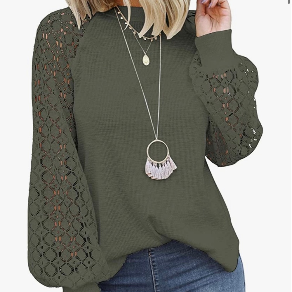 Miholl Long Lace Sleeves Top‎ Size Medium